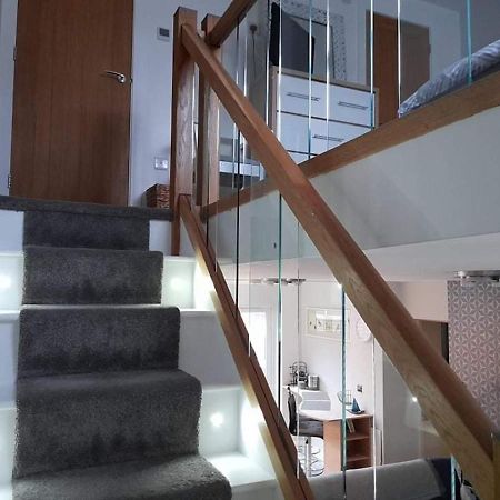 Outstanding Modern 1-Bed House In Chippenham Chippenham (Wiltshire) Exterior photo